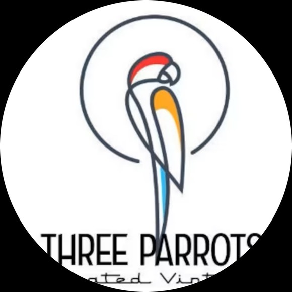 threeparrotsyeg